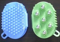 Массажная антицеллюлитная рукавица Bath Mitt с массажными шариками 